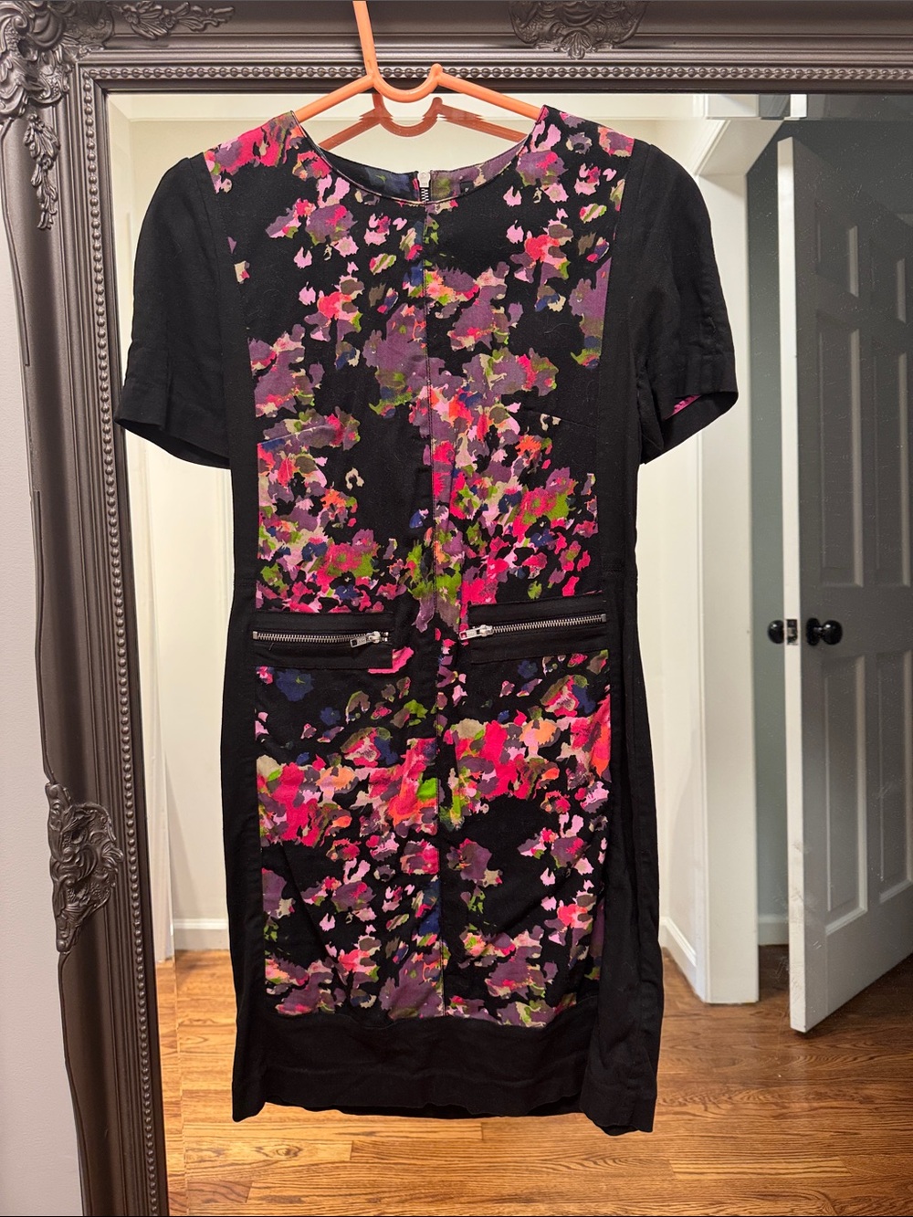 Black Floral Print Short Sleeve Shift Dress with pockets